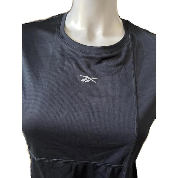 Reebok Tops - NWT Reebok Women's Performance Short Sleeve Shirt‎ - Size M